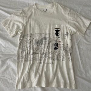 Uniqlo Men's Kenbishi White Graphic Pocket T-Shirt size XS